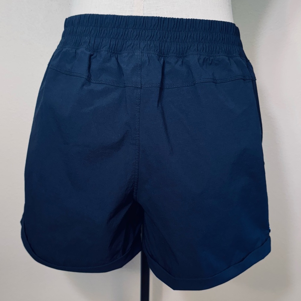 Eddie Bauer Rolled Hem Nylon Spandex Shorts - Picture 6 of 16